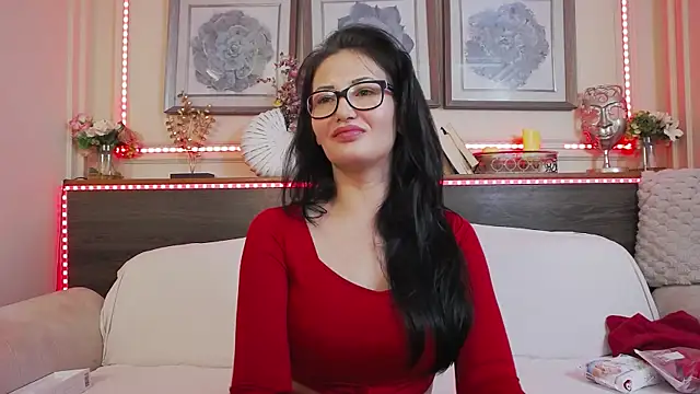 Snapshot of HellenDesire chatting on February 13, 2025, 4:11 am HellenDesire online show from February 13, 2025, 4:11 am