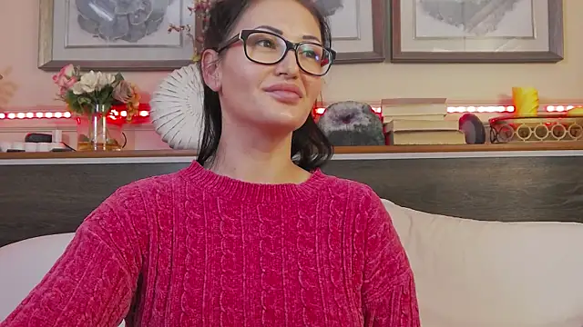 Snapshot of HellenDesire chatting on March 8, 2025, 4:01 am HellenDesire online show from March 8, 2025, 4:01 am