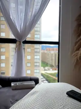 Sofi Leal online show from November 19, 2025, 12:16 pm