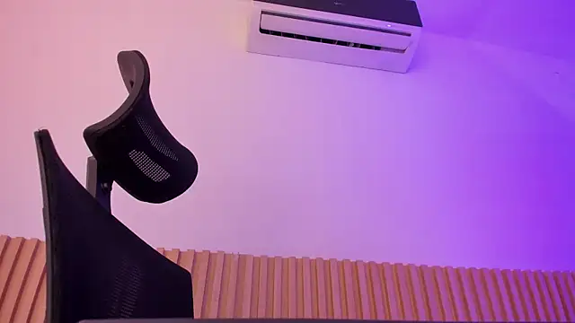 OliviaSweett online show from September 22, 2025, 1:02 pm