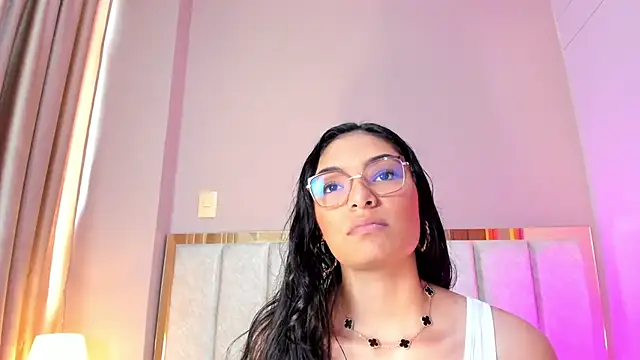 LunaAspen  online show from January 16, 2026, 5:39 pm