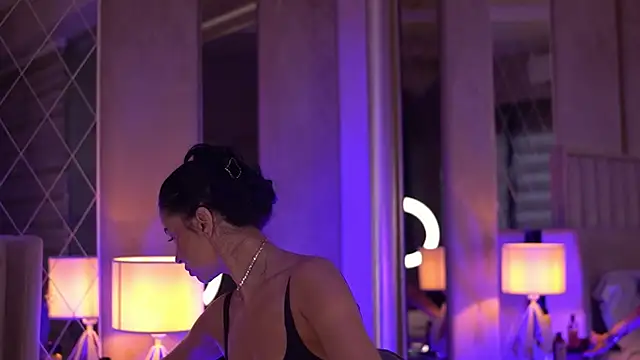 FrancescaDante online show from December 19, 2025, 5:58 am