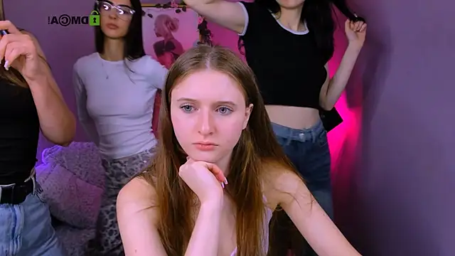 nekky mouse online show from October 6, 2025, 9:29 am