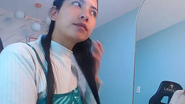 victoria hernandez t  online show from March 31, 2026, 1:11 pm