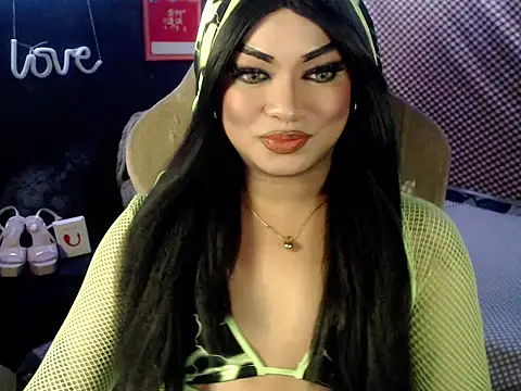 Snapshot of xxXMissCessXxx chatting on March 23, 2026, 4:44 pm xxXMissCessXxx online show from March 23, 2026, 4:44 pm