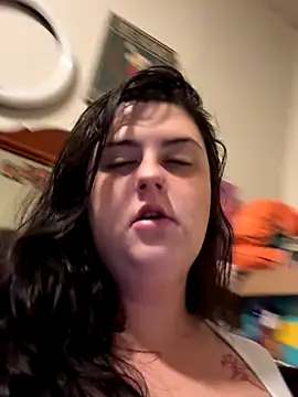 Juicydrip online show from November 3, 2025, 8:37 am