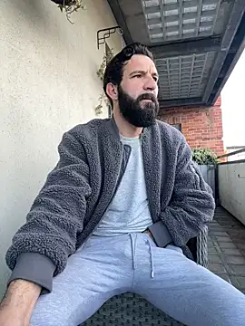 Michel huge online show from December 3, 2025, 9:51 am