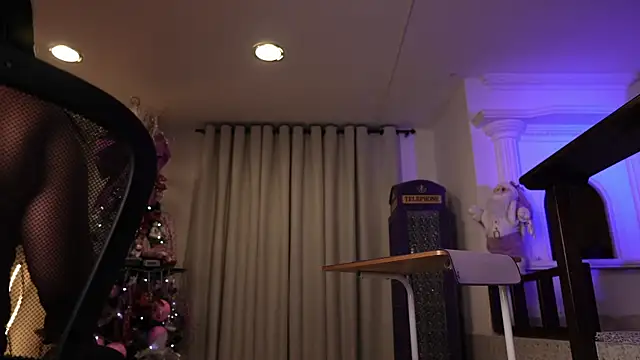 vaniaa95 online show from December 15, 2025, 12:26 am