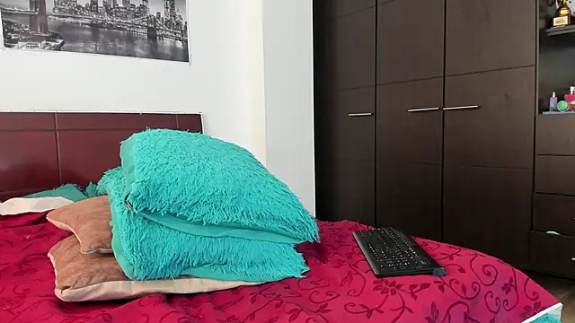 AntonyDAngelo25 online show from February 5, 2026, 7:51 pm