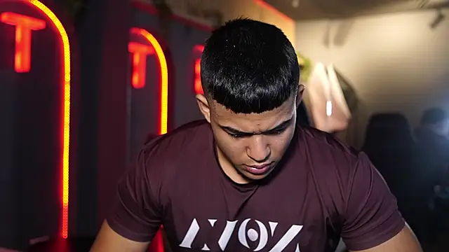 Thiago Valente online show from April 18, 2026, 12:53 pm