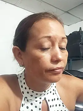 marinita13 online show from December 2, 2025, 10:16 pm