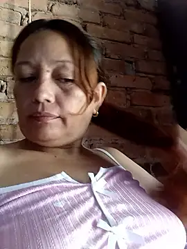 marinita13 online show from June 9, 2026, 2:39 pm