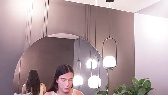 Ariaa Isabell online show from April 9, 2026, 6:35 pm