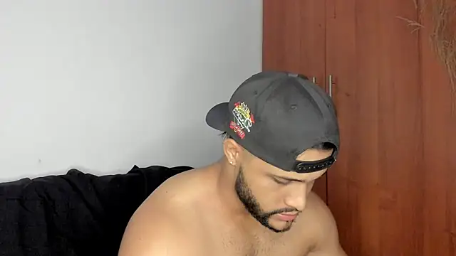 Pier Simons online show from October 18, 2025, 10:27 am