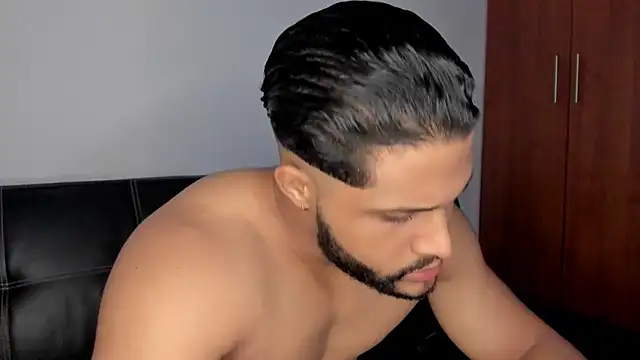 Snapshot of Pier_Simons chatting on February 1, 2026, 7:18 am Pier Simons online show from February 1, 2026, 7:18 am