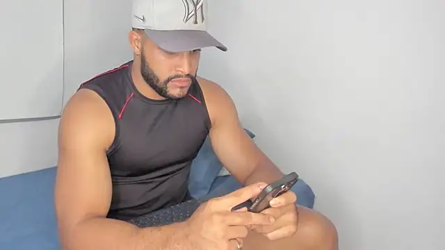 Snapshot of Pier_Simons chatting on February 19, 2026, 4:19 am Pier Simons online show from February 19, 2026, 4:19 am