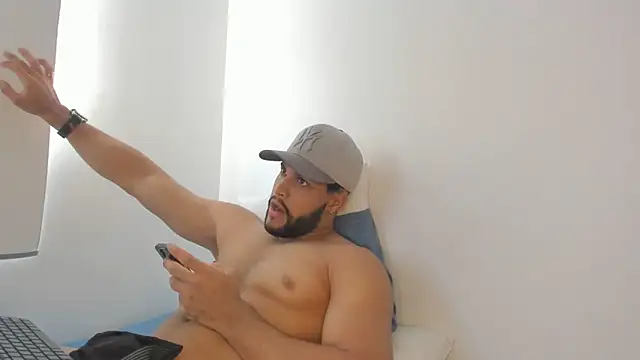 Snapshot of Pier_Simons chatting on March 1, 2026, 10:01 pm Pier Simons online show from March 1, 2026, 10:01 pm