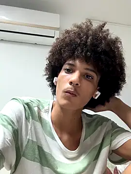 Max Rain online show from December 2, 2025, 3:45 am