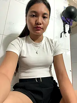 Snapshot of Duyen02 chatting on October 9, 2025, 5:44 pm Duyen02 online show from October 9, 2025, 5:44 pm
