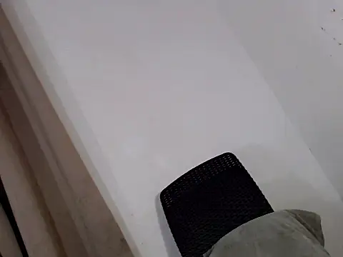 spicyhugecock online show from February 10, 2026, 10:25 pm