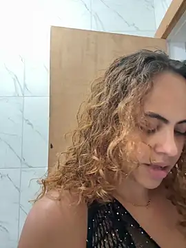 Snapshot of Chloe_Leaozinho chatting on October 13, 2025, 8:31 pm Chloe Leaozinho online show from October 13, 2025, 8:31 pm