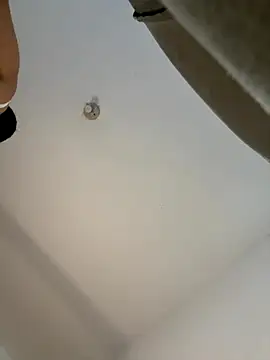 Chloe Leaozinho online show from November 10, 2025, 9:25 pm