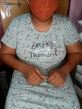 Jessi 25 online show from October 16, 2025, 7:37 pm