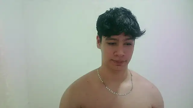 Snapshot of zeus_181 chatting on May 5, 2026, 3:36 am zeus 181 online show from May 5, 2026, 3:36 am