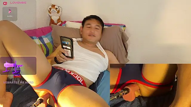 Snapshot of AsianBoy_WhiteDaddy chatting on June 6, 2026, 7:29 pm AsianBoy WhiteDaddy online show from June 6, 2026, 7:29 pm