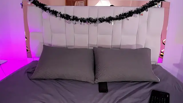 Molly sweetlove online show from October 9, 2025, 7:01 pm