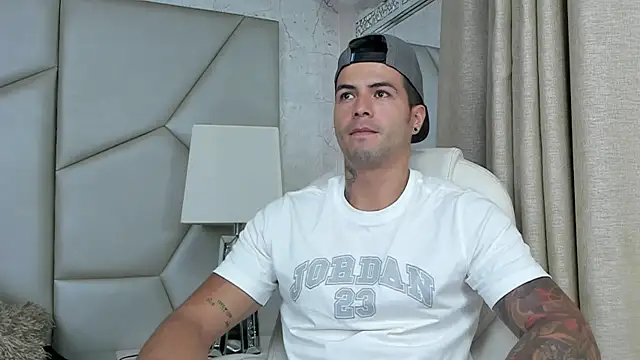 andres-clark92 online show from September 21, 2025, 5:36 pm