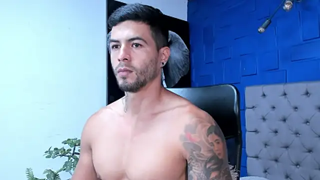 andres-clark92 online show from November 17, 2025, 8:25 pm