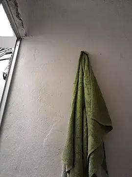 Miranda sexlove  online show from December 3, 2025, 5:44 pm