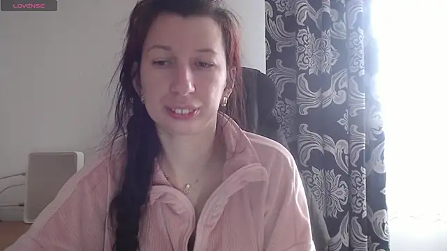 RosieHayes online show from November 25, 2025, 9:31 am