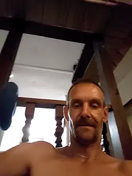 Hungwell1515 online show from October 19, 2025, 2:12 am