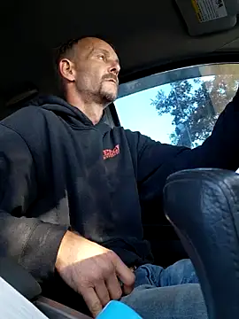 Hungwell1515 online show from December 15, 2025, 3:05 pm