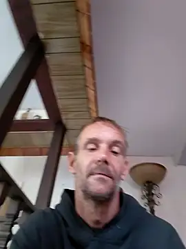 Hungwell1515 online show from January 14, 2026, 1:17 pm