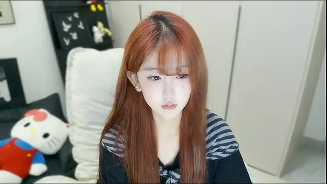 Snapshot of wanzi-1229 chatting on October 11, 2025, 9:30 am wanzi-1229 online show from October 11, 2025, 9:30 am