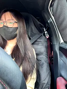 Linh 2004 online show from September 19, 2025, 6:04 am