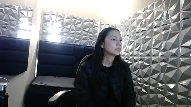 katalina07 1 online show from September 15, 2025, 1:55 pm