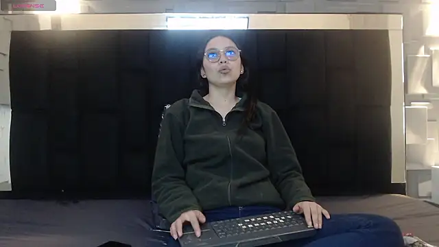 katalina07 1 online show from February 2, 2026, 7:45 pm