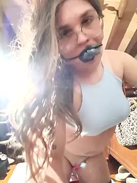 laiuusss69 online show from February 15, 2026, 12:07 am