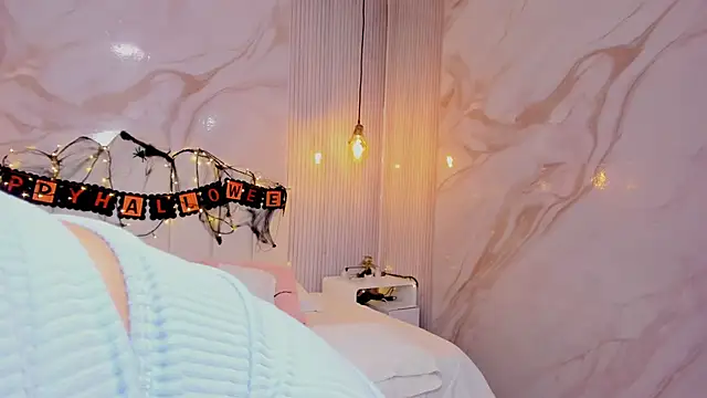 luna hot ass online show from October 30, 2025, 8:42 pm