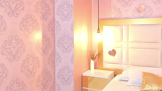 luna hot ass online show from February 1, 2026, 3:43 pm