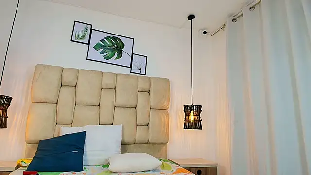 Cinthiabaker online show from April 18, 2026, 11:47 am