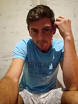 Alex-andru88 online show from October 10, 2025, 7:35 pm