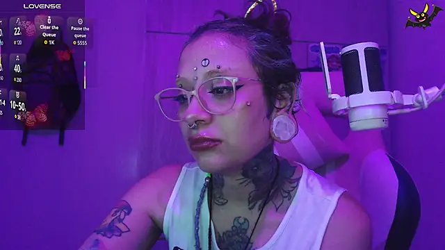 vainilla doll online show from March 21, 2026, 1:10 am