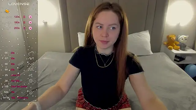 MikaBloom online show from April 12, 2026, 1:43 am