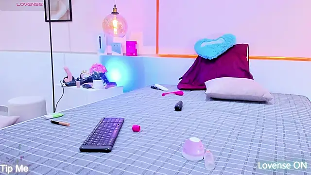 DollyBrowncc online show from March 9, 2026, 9:02 am