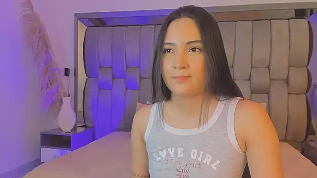 EmmaBeel online show from June 9, 2026, 7:36 pm